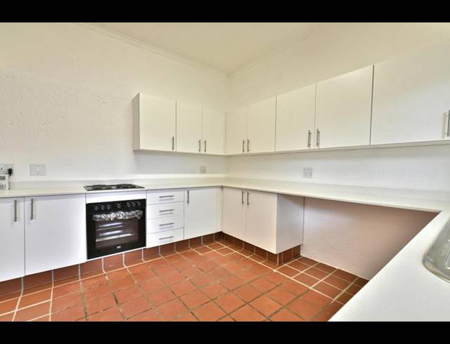 8 BEDROOM HOUSE FOR SALE IN ORCHARDS